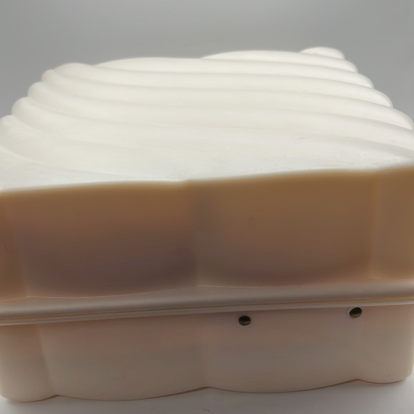 Vintage Makeup Case - Picture 3 of 4